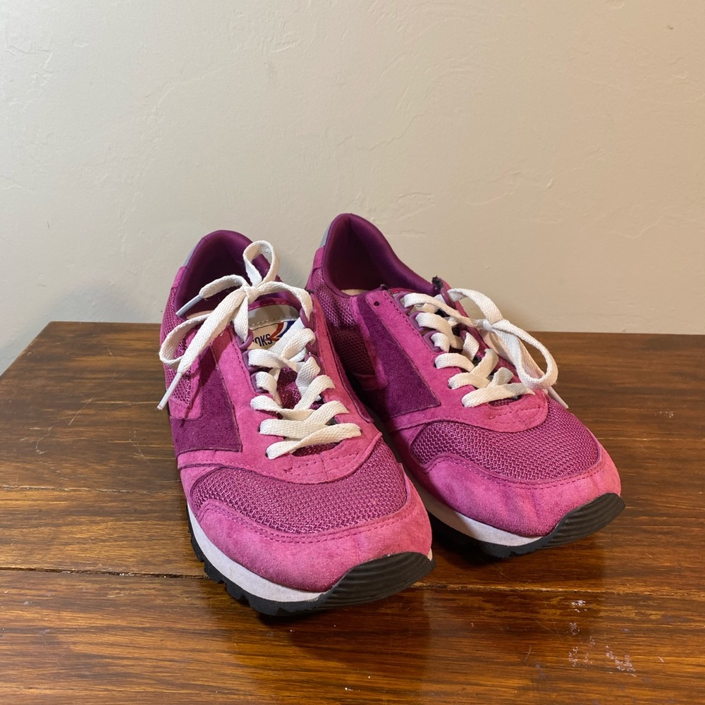 Brooks Women's Sneakers in Pink and White